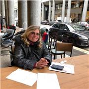 Laureata in lettere impartisce accurate lezioni di italiano, storia e geografia